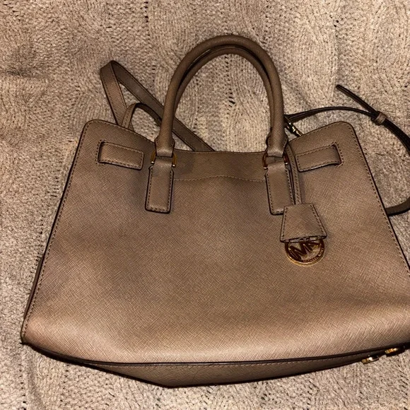 MICHAEL KORS Dillon Dark Dune Taupe Leather Satchel Shoulder Bag Purse - Picture 4 of 8